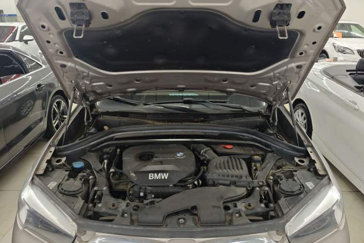 Used BMW X1 2018 sDrive18Li Fashion Model Engine Bay