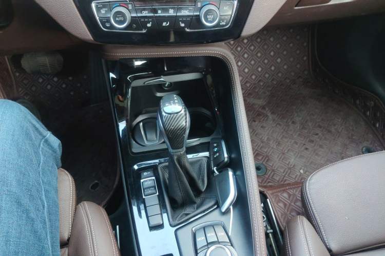 Used BMW X1 2018 sDrive18Li Luxury Model Gear Lever