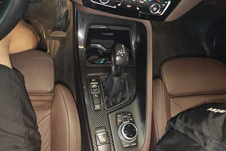 Used BMW X1 2018 xDrive20Li Luxury Edition Gear Lever