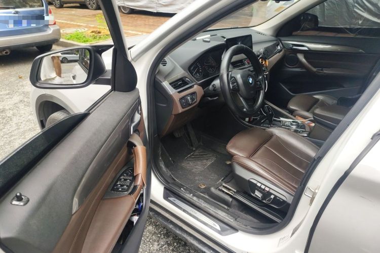 Used BMW X1 2018 xDrive20Li Luxury Edition Interior 3