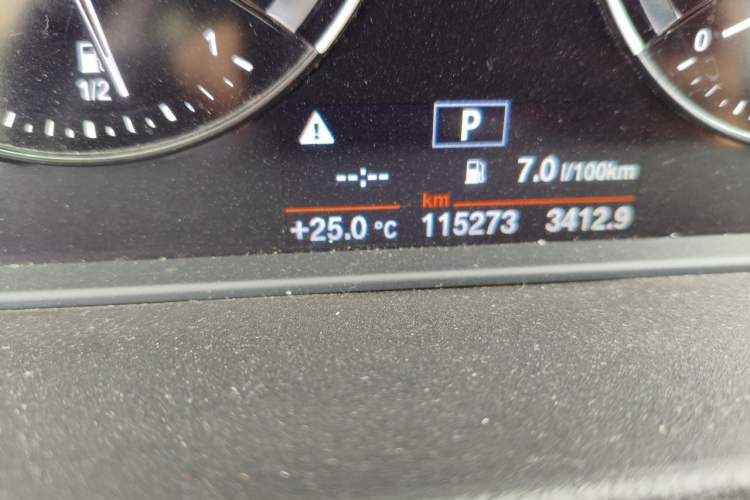 Used BMW X1 2018 sDrive18Li Fashion Model Odometer Close Up
