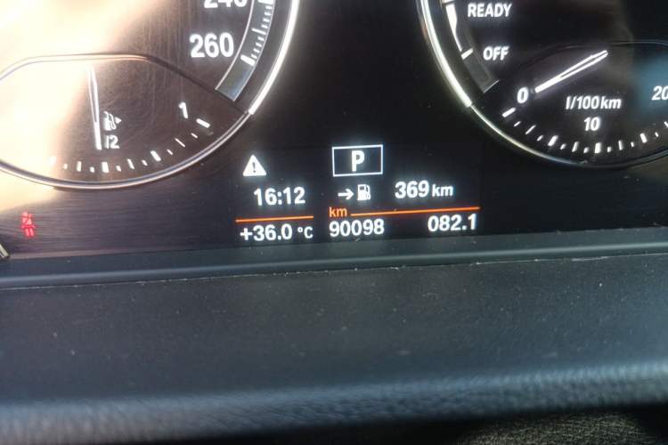 Used BMW X1 2018 sDrive18Li Luxury Model Odometer Close Up