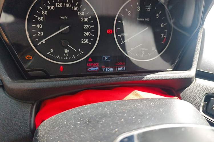 Used BMW X1 2018 sDrive18Li Fashion Model Odometer Close Up
