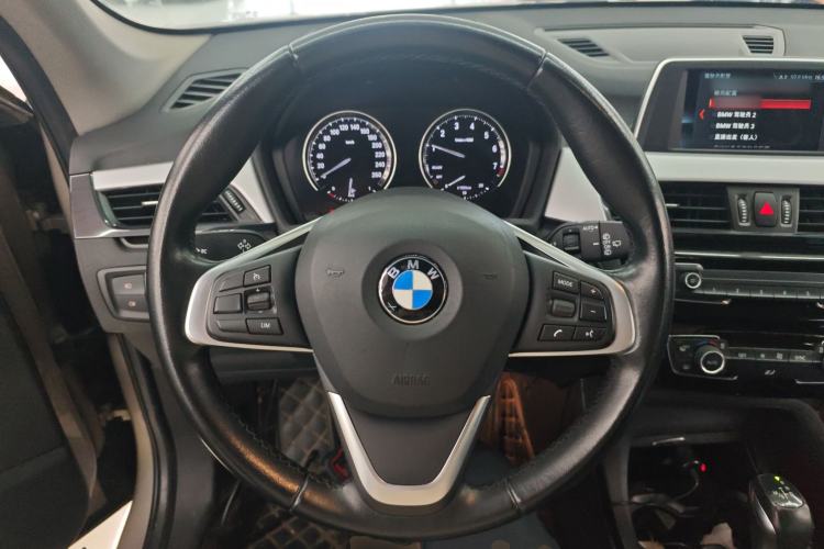Used BMW X1 2018 sDrive18Li Fashion Model Steering Wheel