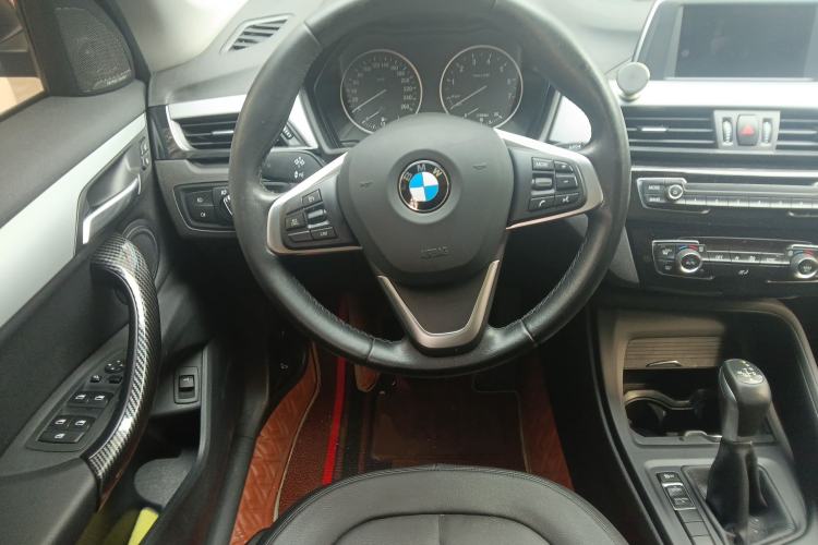 Used BMW X1 2018 sDrive20Li Leading Model Steering Wheel