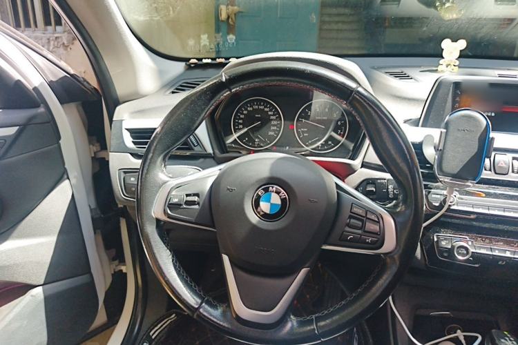 Used BMW X1 2018 sDrive18Li Fashion Model Steering Wheel