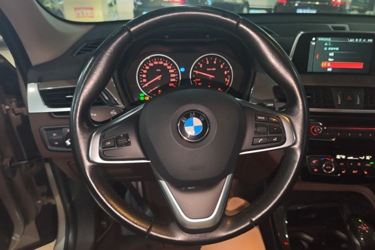 Used BMW X1 2018 xDrive20Li Luxury Edition Steering Wheel