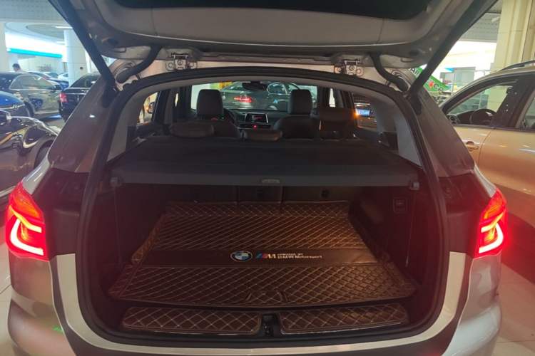 Used BMW X1 2018 xDrive20Li Luxury Edition Trunk