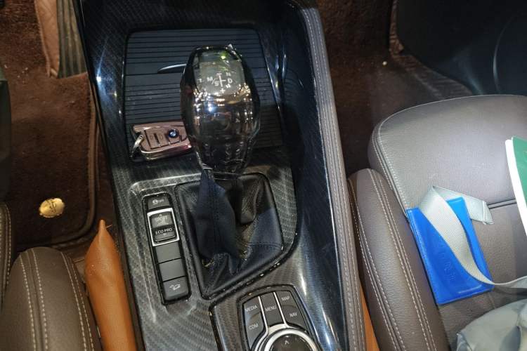 Used BMW X1 2018 xDrive20Li Luxury Edition Gear Lever