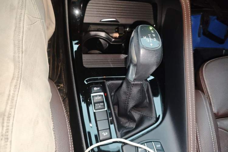 Used BMW X1 2018 xDrive20Li Luxury Edition Gear Lever