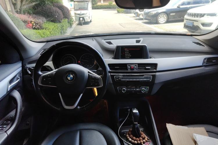 Used BMW X1 2018 sDrive20Li Leading Model Center Console