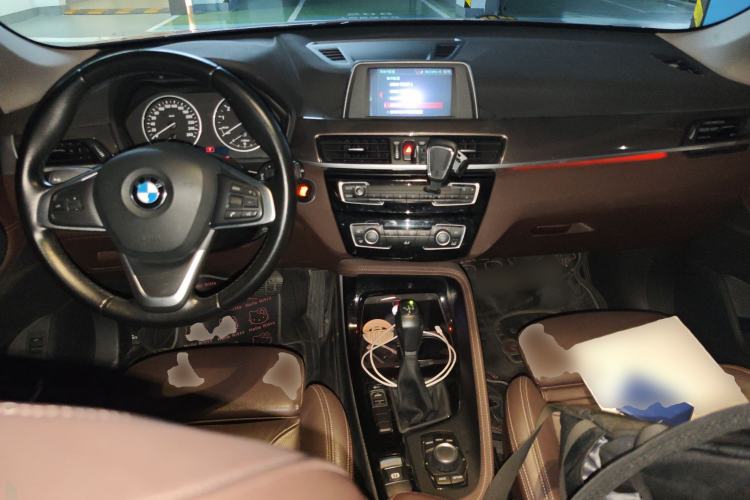 Used BMW X1 2018 sDrive18Li Luxury Model Center Console