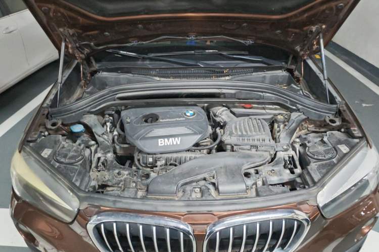 Used BMW X1 2018 sDrive18Li Fashion Model Engine Bay