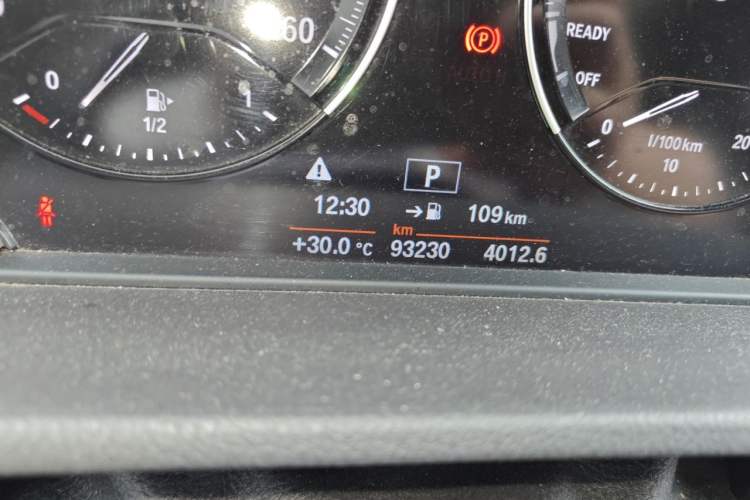 Used BMW X1 2018 sDrive18Li Fashion Model Odometer Close Up