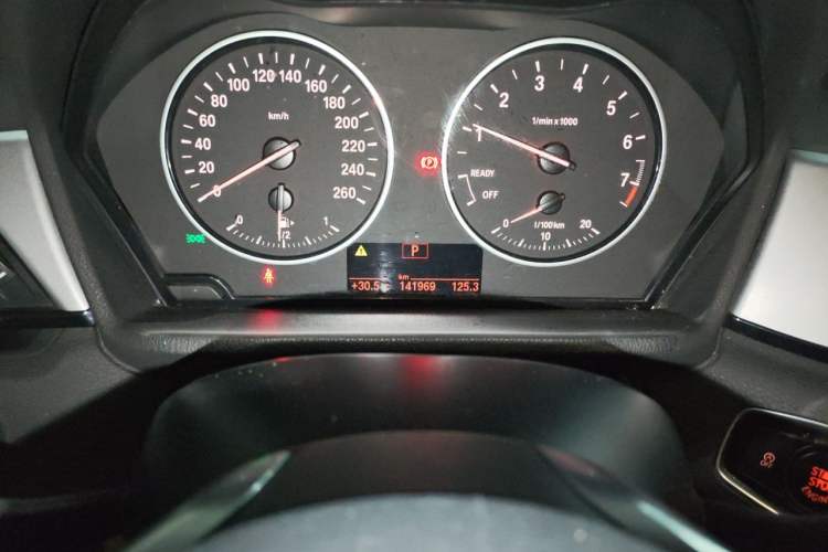Used BMW X1 2018 sDrive18Li Fashion Model Odometer Close Up