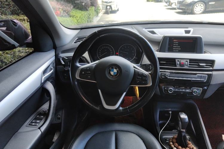 Used BMW X1 2018 sDrive20Li Leading Model Steering Wheel