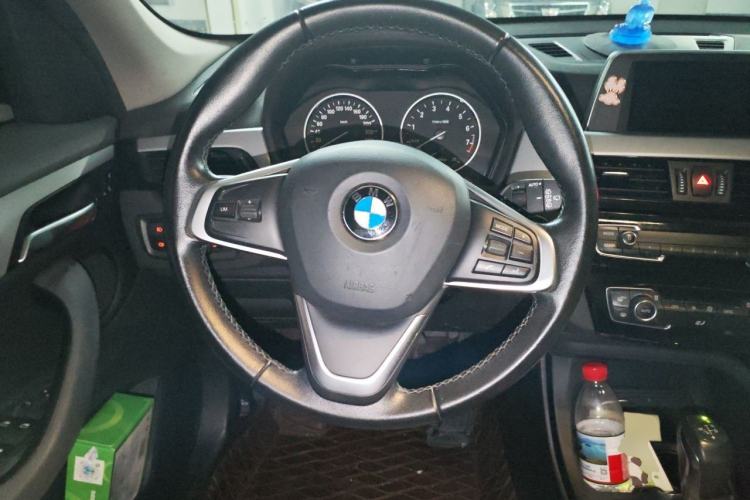 Used BMW X1 2018 sDrive18Li Fashion Model Steering Wheel