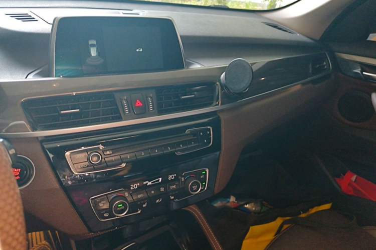 Used BMW X1 2018 xDrive20Li Luxury Edition Audio And AC Panel