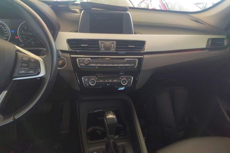 Used BMW X1 2018 sDrive20Li Leading Model Audio And AC Panel