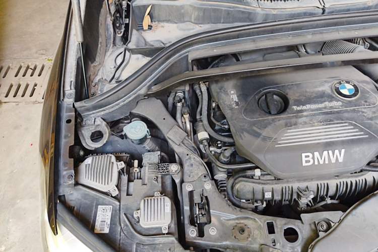 Used BMW X1 2018 xDrive20Li Luxury Edition Engine Bay Right