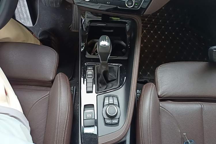 Used BMW X1 2018 sDrive18Li Luxury Model Gear Lever
