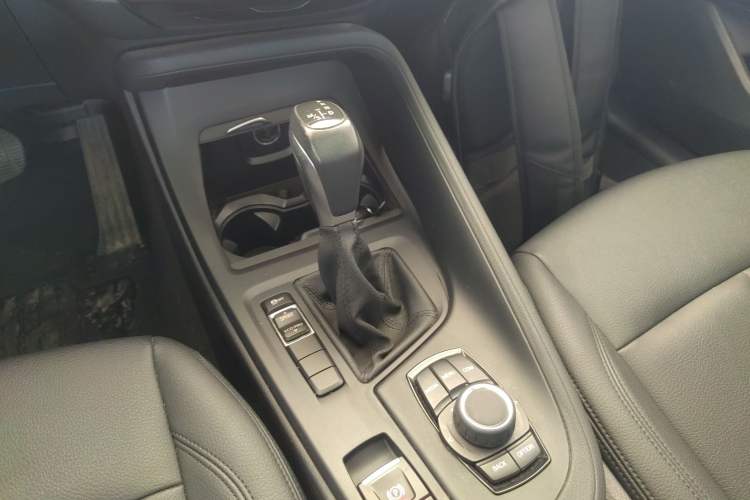 Used BMW X1 2018 sDrive20Li Leading Model Gear Lever