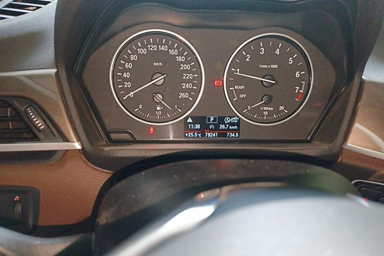 Used BMW X1 2018 xDrive20Li Luxury Edition Odometer Close Up