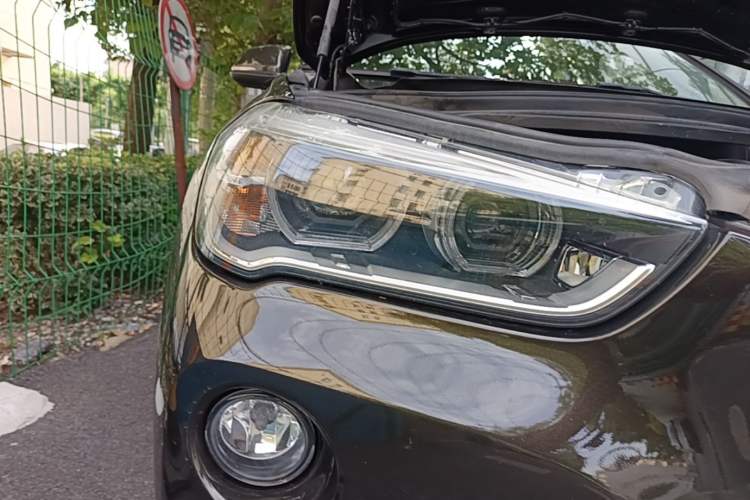 Used BMW X1 2018 sDrive18Li Luxury Model Right Front Headlight
