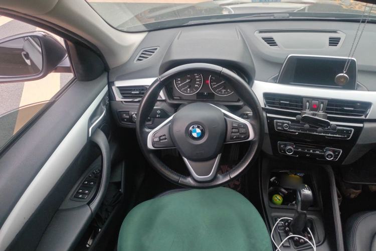 Used BMW X1 2018 sDrive18Li Fashion Model Steering Wheel