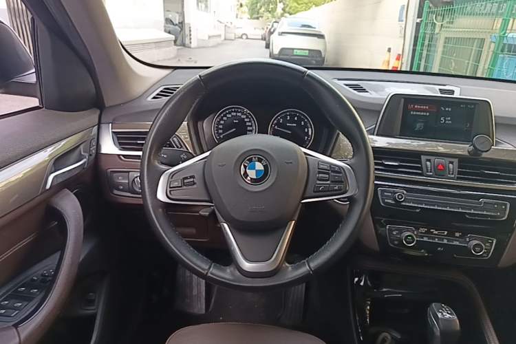Used BMW X1 2018 sDrive18Li Luxury Model Steering Wheel