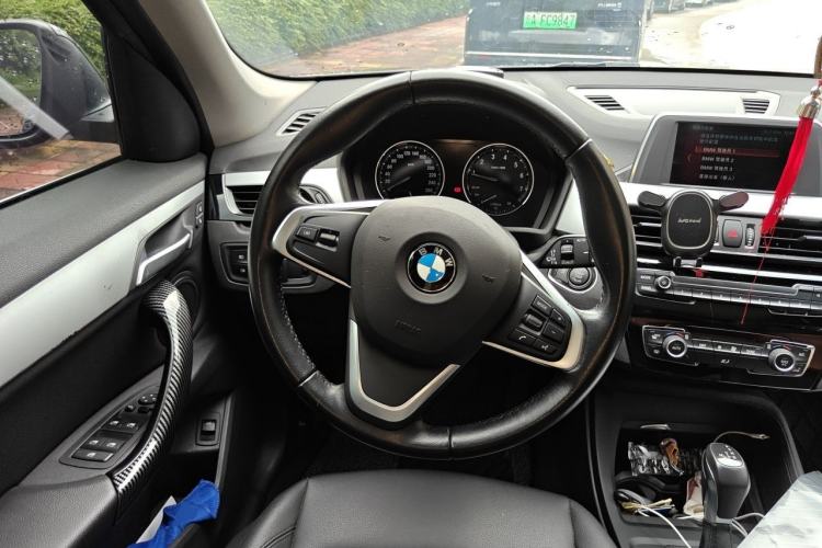 Used BMW X1 2018 sDrive20Li Leading Model Steering Wheel
