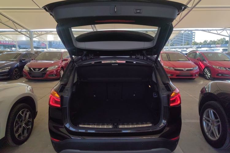 Used BMW X1 2018 sDrive20Li Leading Model Trunk