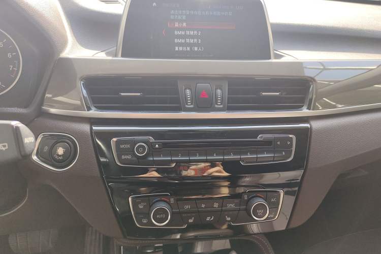 Used BMW X1 2018 xDrive20Li Luxury Edition Audio And AC Panel