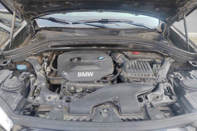Used BMW X1 2018 sDrive18Li Fashion Model Engine Bay