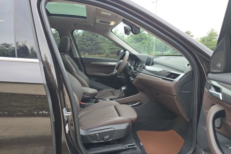 Used BMW X1 2018 xDrive20Li Luxury Edition Interior 5