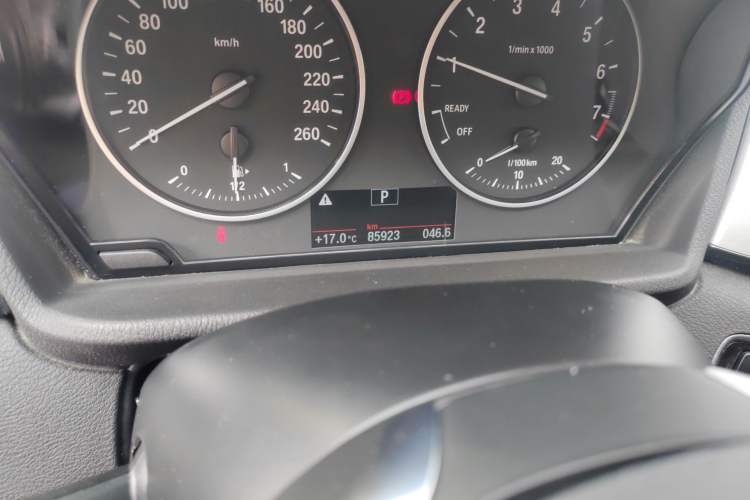 Used BMW X1 2018 sDrive18Li Fashion Model Odometer Close Up