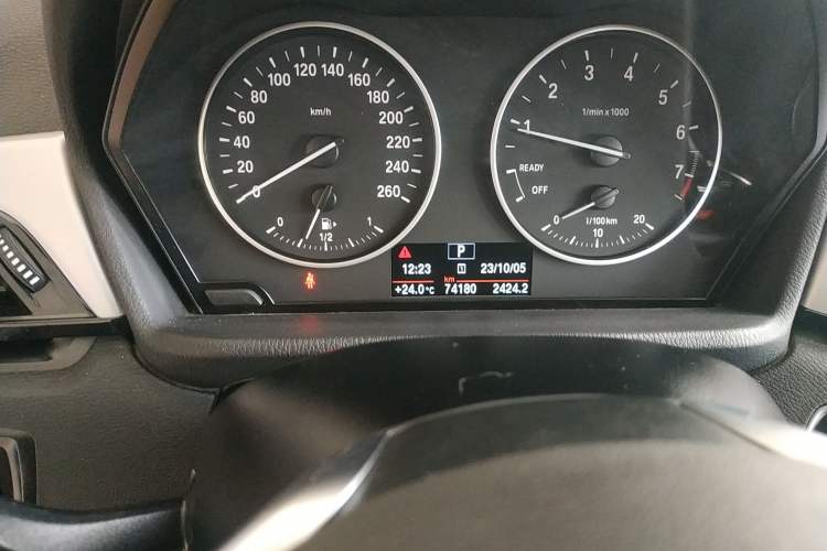 Used BMW X1 2018 sDrive18Li Fashion Model Odometer Close Up