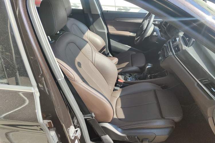 Used BMW X1 2018 xDrive20Li Luxury Edition Right Front Seat