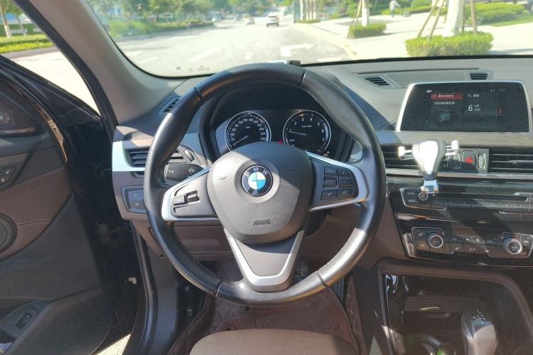 Used BMW X1 2018 xDrive20Li Luxury Edition Steering Wheel