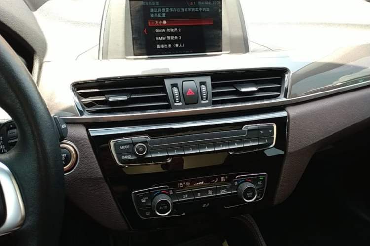Used BMW X1 2018 sDrive18Li Luxury Model Audio And AC Panel