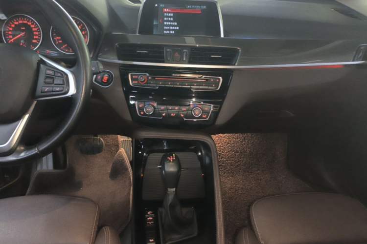 Used BMW X1 2018 xDrive20Li Luxury Edition Audio And AC Panel