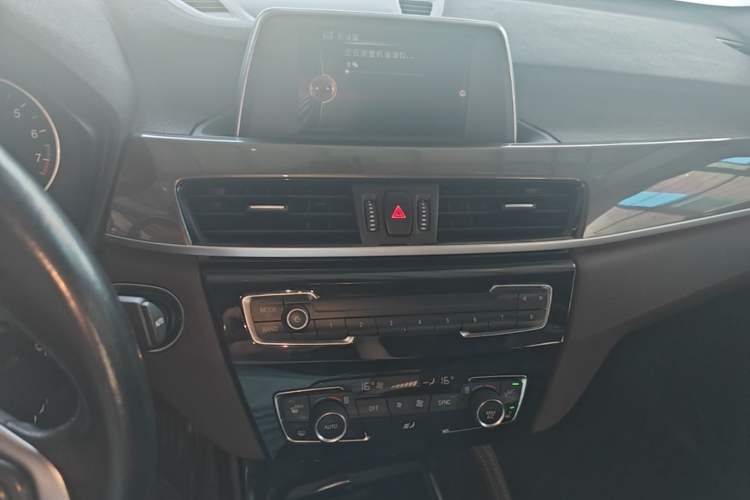 Used BMW X1 2018 sDrive18Li Luxury Model Audio And AC Panel