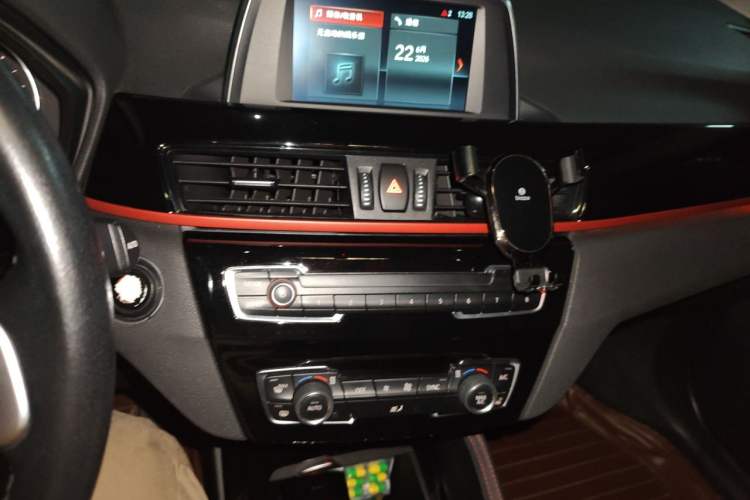 Used BMW X1 2018 sDrive18Li Luxury Model Audio And AC Panel