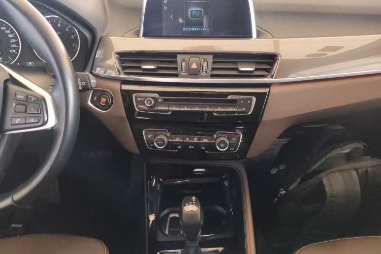 Used BMW X1 2018 xDrive20Li Luxury Edition Audio And AC Panel