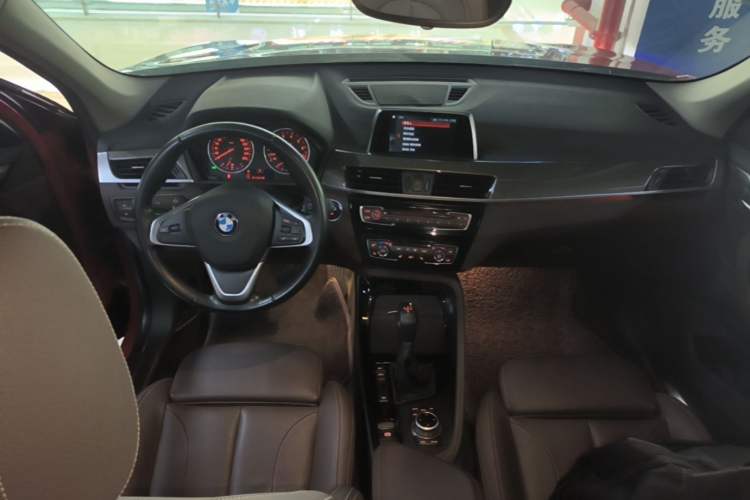 Used BMW X1 2018 xDrive20Li Luxury Edition Center Console