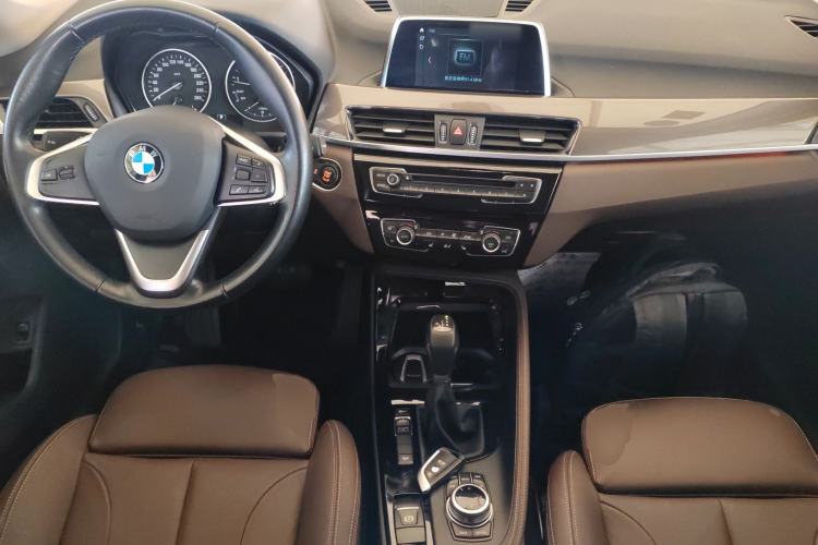 Used BMW X1 2018 xDrive20Li Luxury Edition Center Console