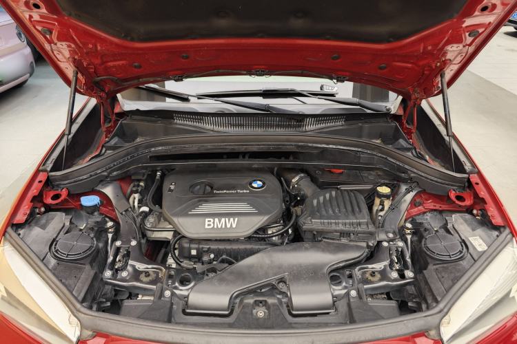 Used BMW X1 2018 sDrive18Li Fashion Model Engine Bay