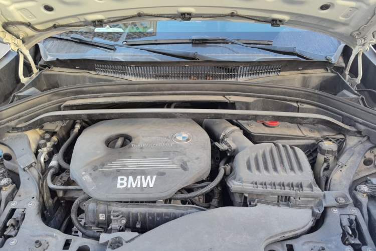 Used BMW X1 2018 sDrive18Li Fashion Model Engine Bay