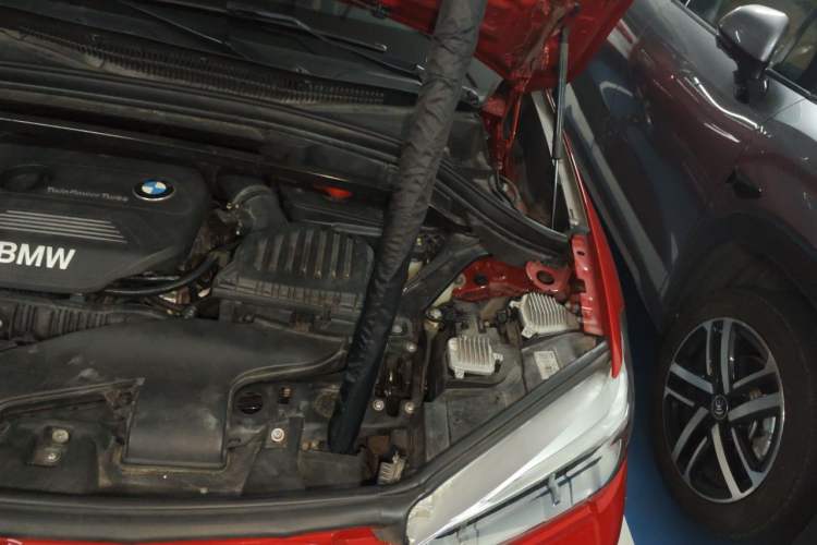 Used BMW X1 2018 xDrive20Li Luxury Edition Engine Bay Left