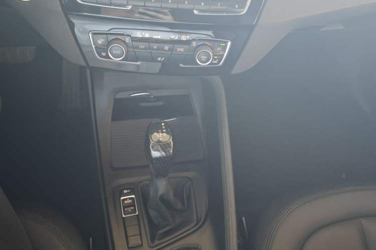 Used BMW X1 2018 sDrive20Li Leading Model Gear Lever